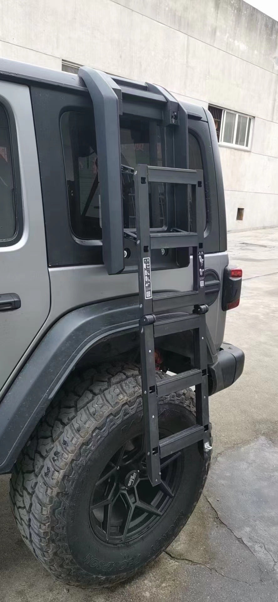 Jeep Wrangler Folding aluminum alloy ladder  talk with us for the best price